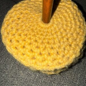 Set of 6/ vintage crochet coasters with wooden dowel holder
